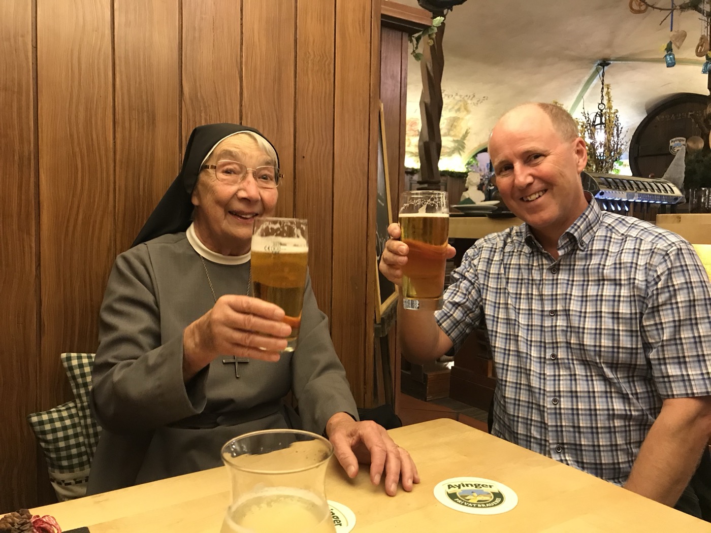 Sr. Liliane Juchli mit Dr. Robert Kilian